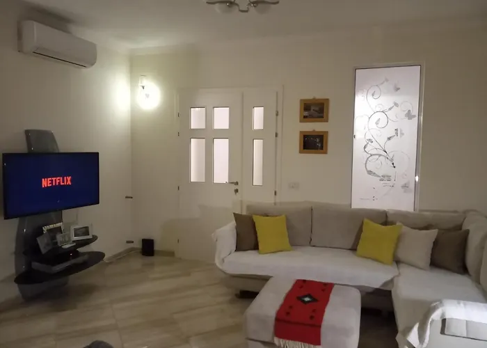 Holiday Center Apartment