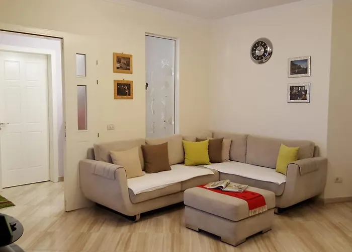 Holiday Center Apartment