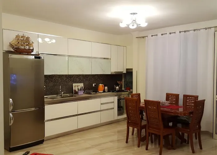 Holiday Center Apartment